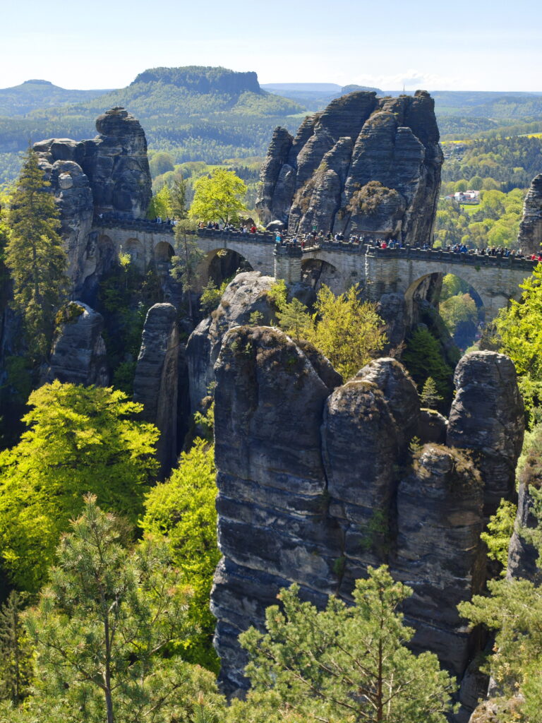 Bastei Felsen mit der berühmten Basteibrücke