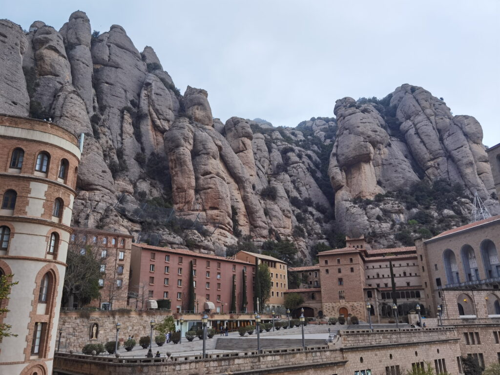 Felsen in Spanien: Montserrat mit dem berühmten Kloster